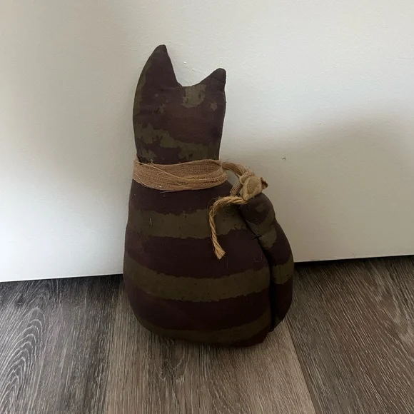 Primitive Cat Decor - Picture 2 of 2